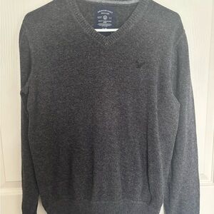 American Eagle Outfitters Men's Heather Gray  V-Neck Sweater